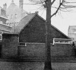 Het tuinhuis gezien vlak na de bouw.
<br/>
Uitgave Architectura 1930, 1930